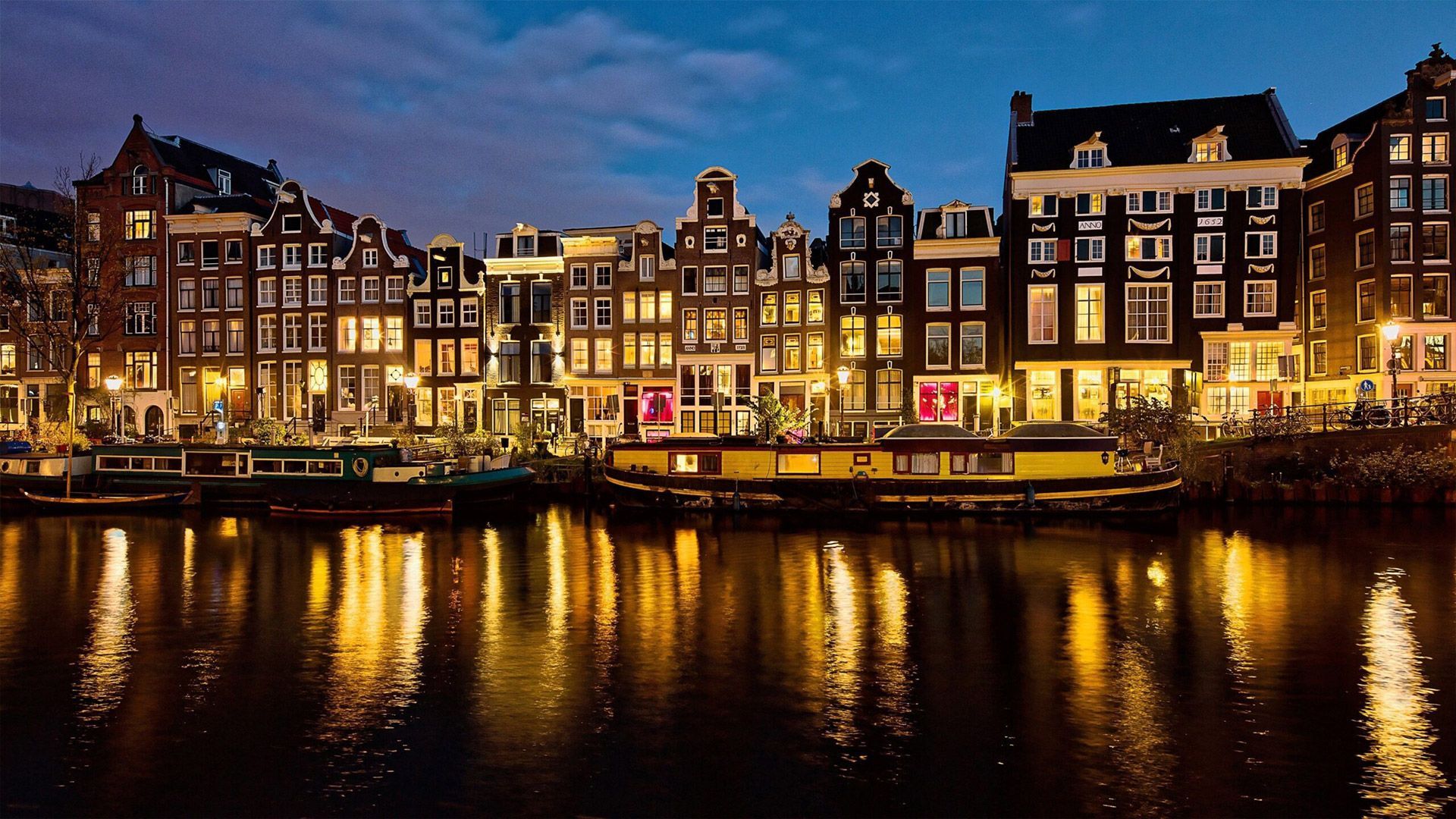 With PayPorter, you can make fast, easy and safe money transfers to Holland at the most affordable prices!
